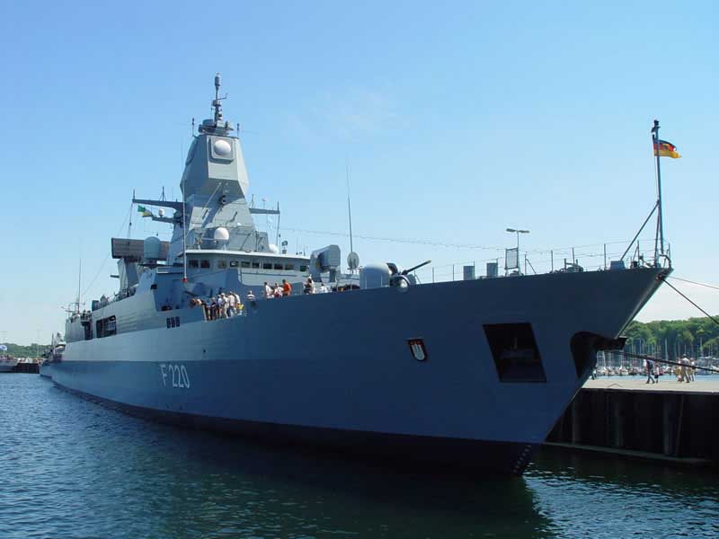 F 220 Hamburg 01