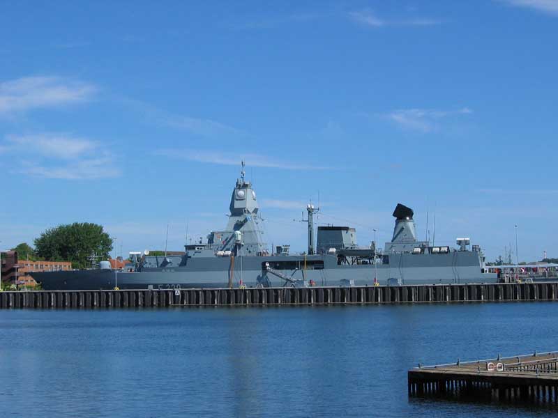 F 220 Hamburg 02