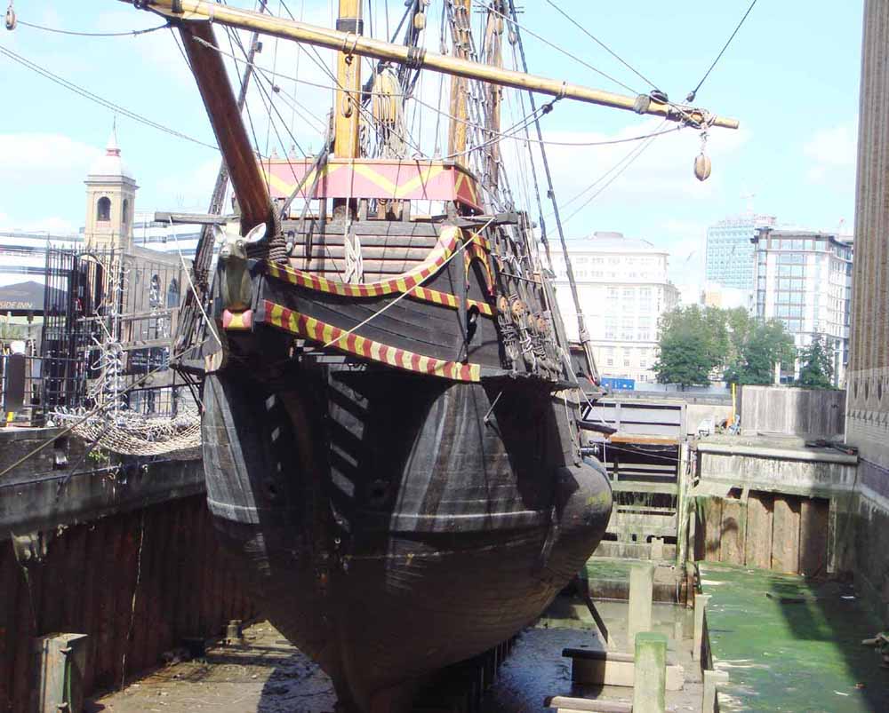 goldenhind-02