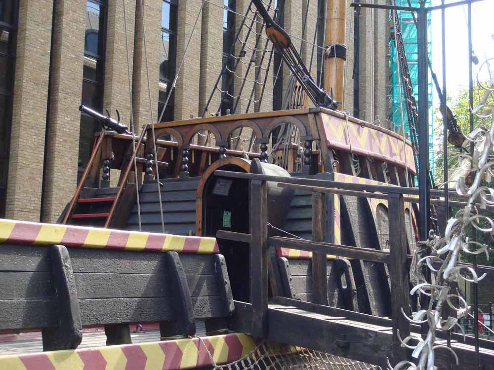 goldenhind-08