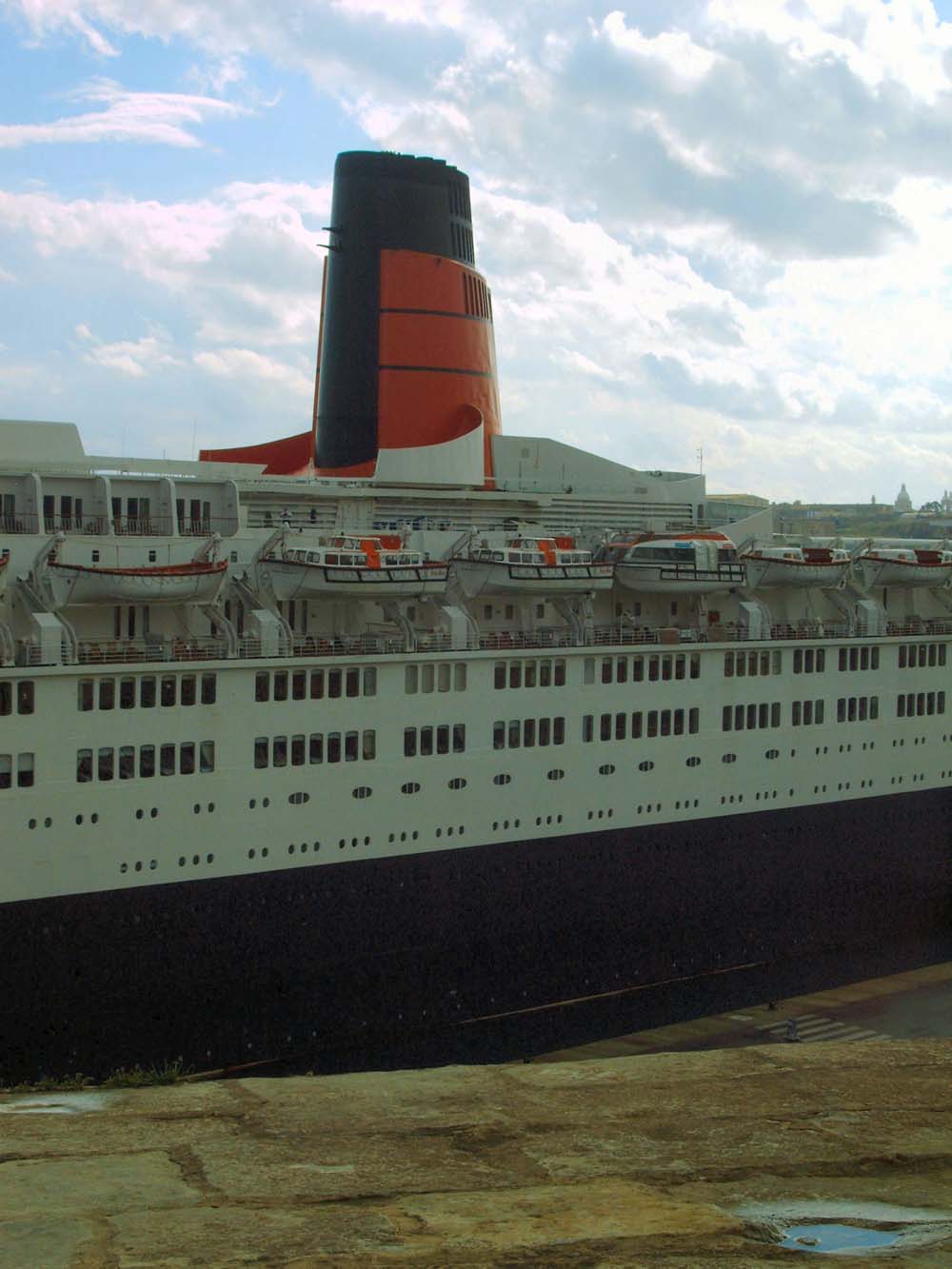 qe2-16