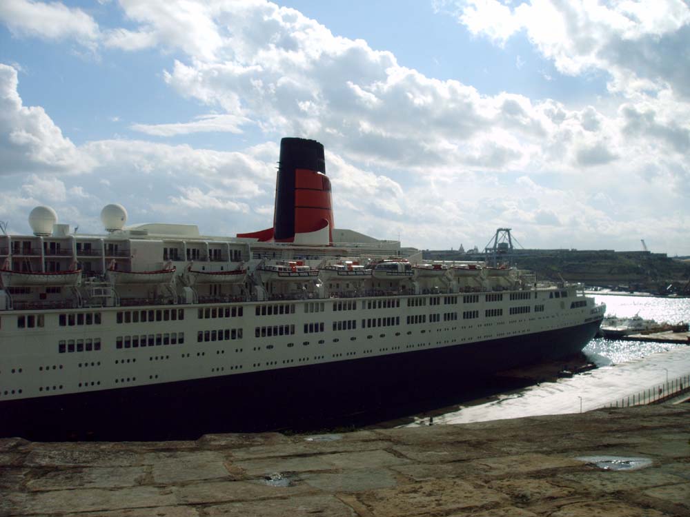 qe2-17